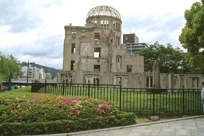 1-Day Private Sightseeing Tour in Hiroshima and Miyajima Island - Hiroshima Peace Memorial Museum: allow time for difficult evidence
