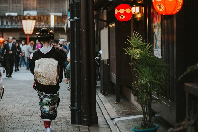 2 Hour Night Walking Tour Throughout Gion with snack - Why this night walk works well on your first evening