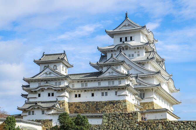 A Tour to Visit Himeji's Popular Destinations in a day! - Otemae Street turns the walk into a gradual reveal