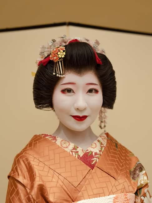 Asakusa: Geisha Performance and Tea House Experience - Playing Konpira Fune Fune