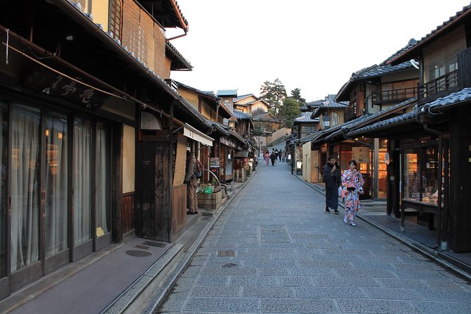 Authentic Kyoto Tea Ceremony: Camellia Flower Teahouse - What makes the instructors important