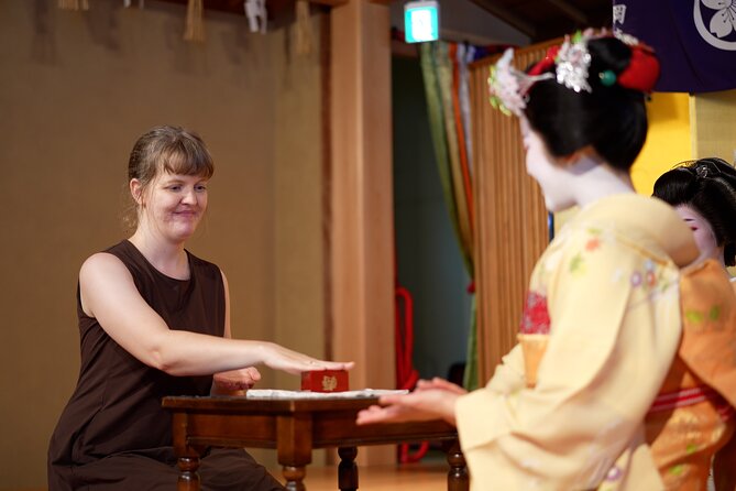 Authentic Maiko Experience&Kyoto Dinner (Free drink) at Noh Stage - Introductions, questions, and the details of costume