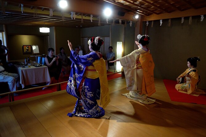 Authentic Maiko Experience&Kyoto Dinner (Free drink) at Noh Stage - Welcome toast and Kyoto dinner