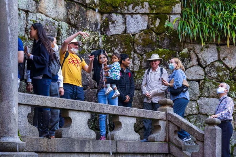 Best of Kyoto: Red Gates of Fushimi Inari & Kiyomizu Temple - The final photo stop and Higashiyama lanes