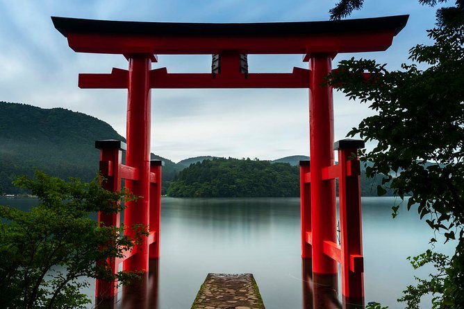 Custom Private Tour in Hakone with a Certified Local Guide - Lunch, local crafts, and the option to soak