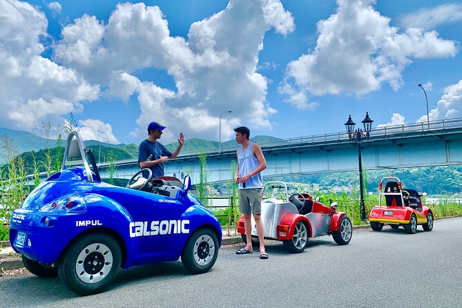 Cute & Fun E-Car tour following guide around Lake Kawaguchiko - Why the little Q car changes the experience