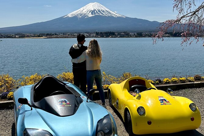 Cute & Fun E-Car tour following guide around Lake Kawaguchiko - Yagizaki Park and the seasonal floating temple