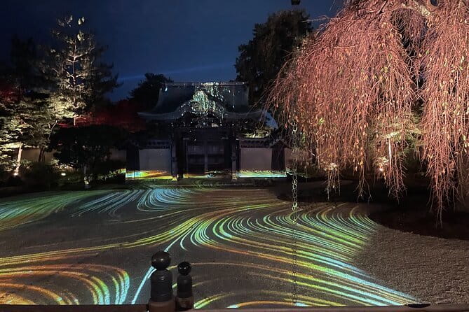 Discover Kyoto at Night by Bike - Miyagawa-cho and the first lantern-lit lanes