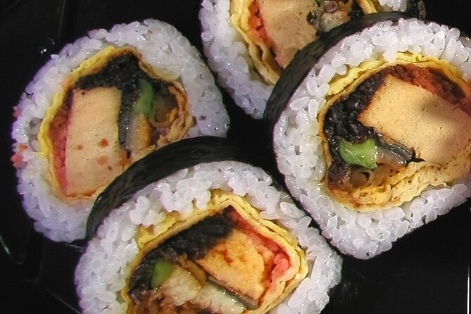 Exclusive Sushi Making Experience with a Master Chef – Osaka Area - Learning four ways to shape nigiri