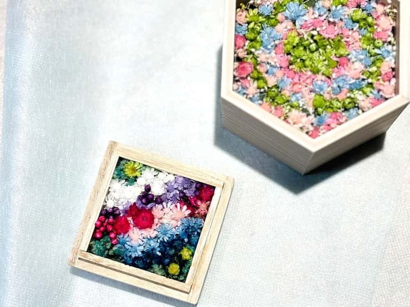 Experience Crafting a Flower-Adorned Mini Japanese Garden - Making a Japanese garden small enough for your suitcase