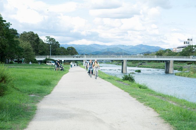 Explore Hidden Alleyway with a Local Expert (Afternoon Tour) - Kyoto Imperial Palace and its broad open grounds