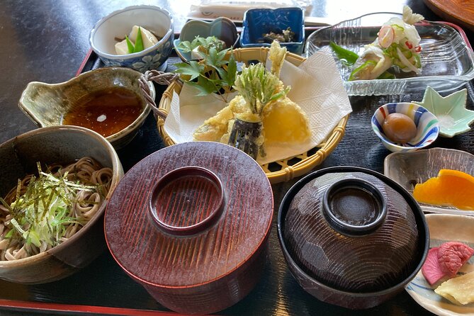 Explore Kiso Valley : Magome - Tsumago Mountain Trail Walk - Otsumago and the approach to Tsumago