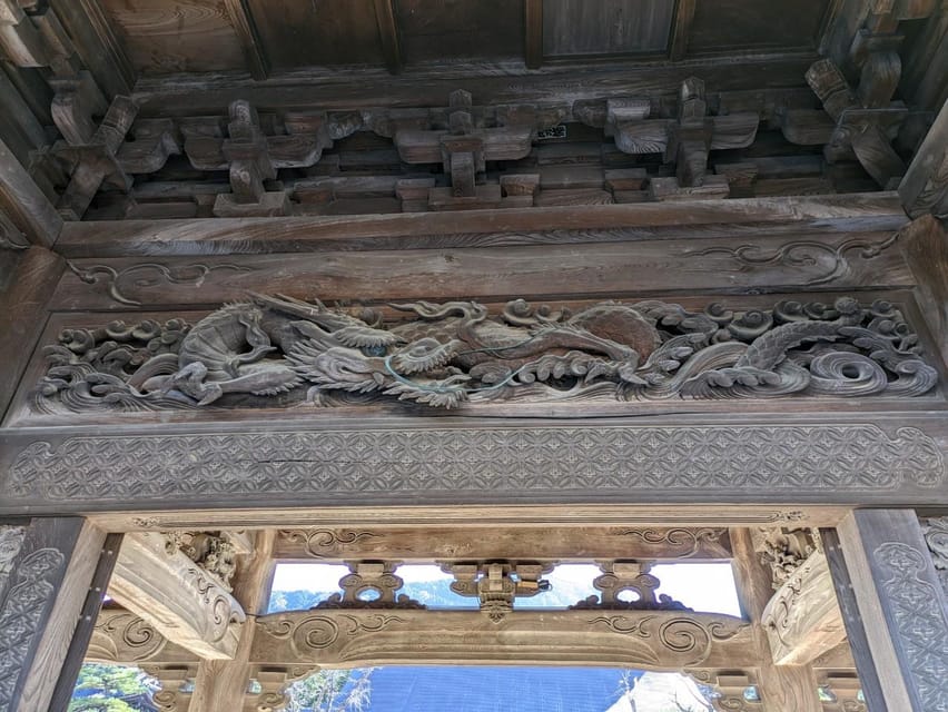 From Kanazawa: Shirakawa-go, Gokayama and Wood Carving Art - Why this route works better than a Shirakawa-go-only trip