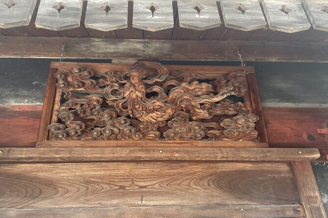 From Kanazawa: Shirakawa-go, Gokayama and Wood Carving Village - Inami begins with wood carving and Zuisenji Temple