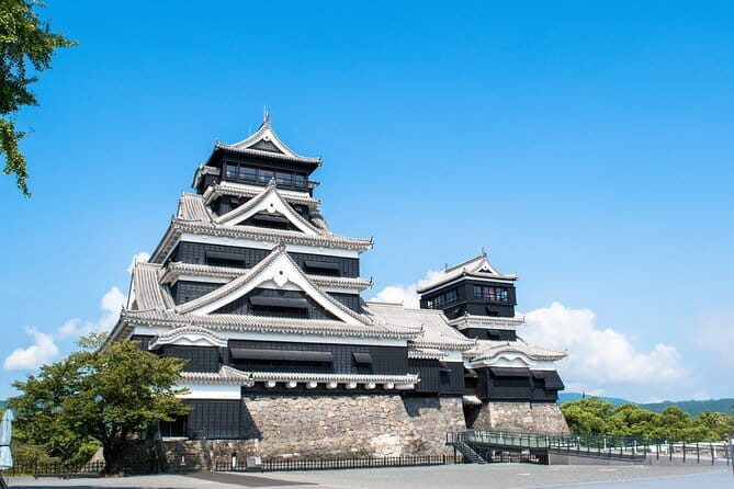 From Kumamoto : Mt.Aso and Takachiho All-inclusive Private Tour - Walking into Kamishikimi Kumanoimasu Shrine