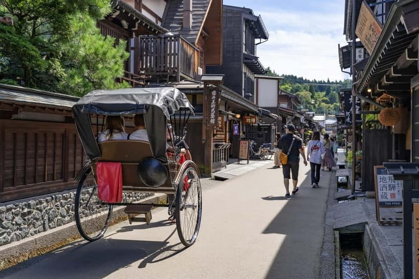 From Nagoya: Gujo, Hida Takayama, and Shirakawa-go Day Tour - Shirakawa-go: the main reason to choose this route