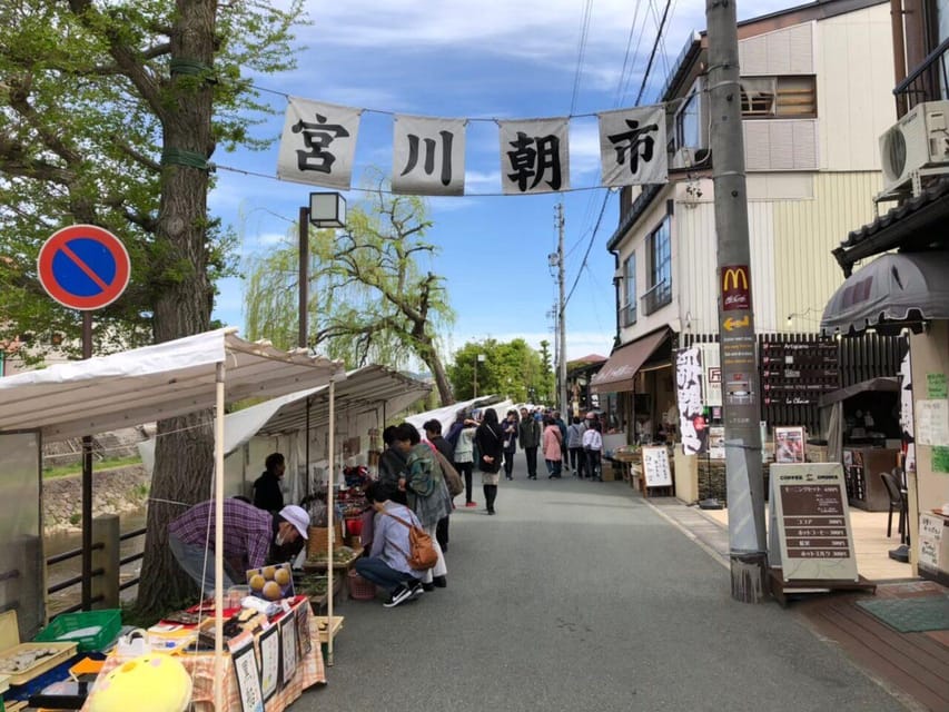 From Takayama: Guided Day Trip to Takayama and Shirakawa-go - Shirakawa-go begins at the lookout