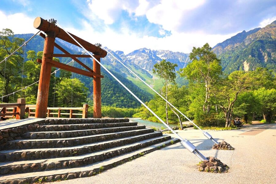 From Takayama: Shinhotaka Ropeway and Kamikochi tour - Riding the Shinhotaka Ropeway in two stages