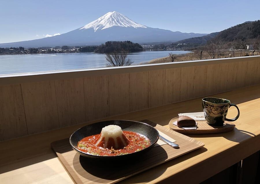From Tokyo: Fuji Mountain Area - FujiQ - Lake Kawaguchiko - Chureito Pagoda - Fujiyoshida connects the route to the pagoda