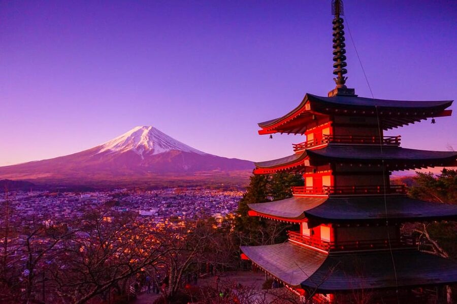 From Tokyo: Mt.Fuji, Lake Kawaguchi, Oshino Hakkai Day Tour - Walking to Arakura Fuji Sengen Shrine