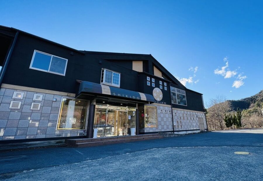 From Tokyo: Mt.Fuji, Tea Ceremony & Outlet Shopping Day Tour - Who should book this day tour