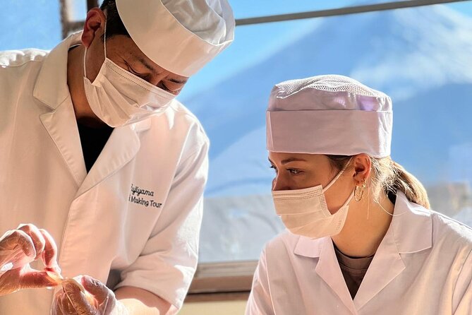 Fujisan Sushi Making Lesson - Making sushi near Mount Fuji