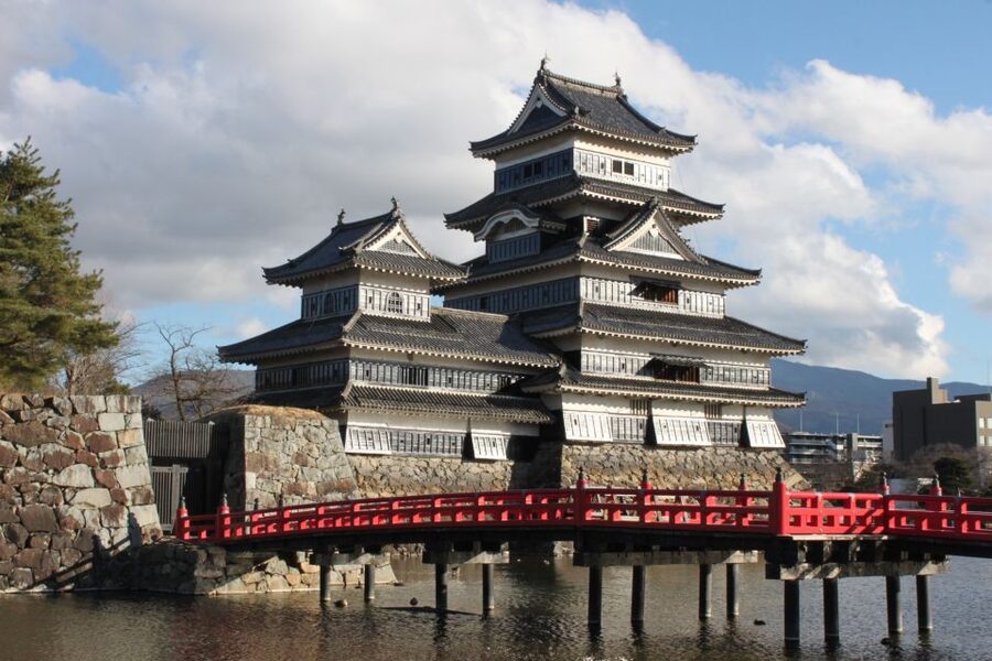 Full-Day Tour: Matsumoto Castle & Kamikochi Alpine Valley - Inside Matsumoto Castle