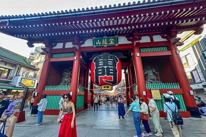 Full Tokyo: Meiji Shrine, Imperial Palace, Asakusa & Skytree - Two hours around Asakusa and Senso-ji
