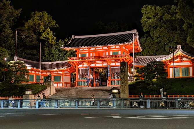 Gion Night Walking Tour - Walking the preserved lanes toward Yasaka Shrine