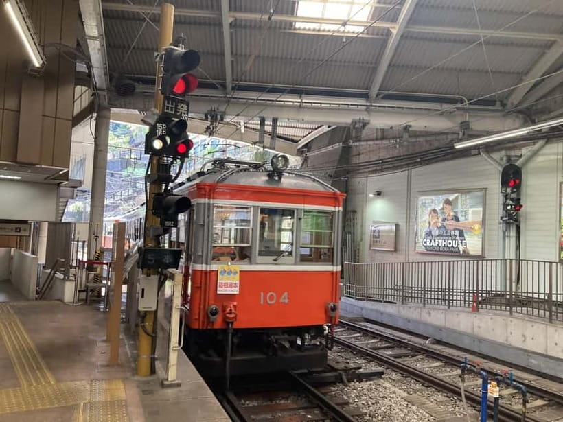 Hakone Adventure: Explore Nature’s Beauty and Tranquility - Hakone Shrine and the red torii
