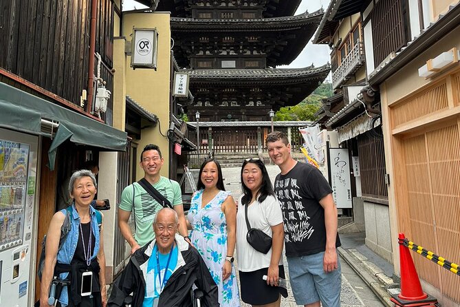 Half-Day Private Walking Tour in Kyoto - Gion, matcha, maiko, and the Minamiza theater