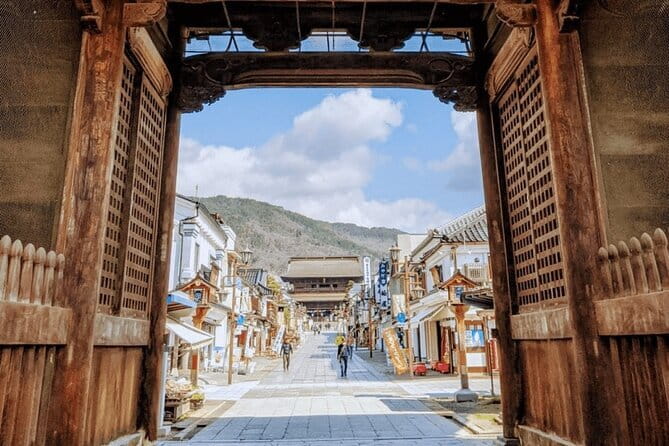 Half-Day Zenkoji Tour with Tea Experience - Walking to Zenkoji Temple