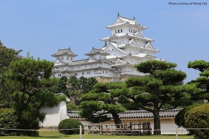 Himeji Castle and Akashi Kaikyo Bridge Walking Tour from Kyoto - Why Himeji Castle is worth the long rail ride