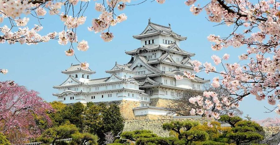 Himeji: Private Customized Tour with Licensed Guide - Koko-en Garden adds calm beside the castle
