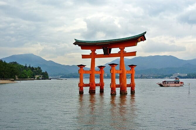 Hiroshima and Miyajima Day Trip with Itsukushima Shrine & Ferry - Who should book this Hiroshima and Miyajima tour?