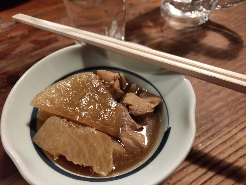 Hiroshima: Food and Culture Guided Walking Tour with Dinner - The guides make the difference