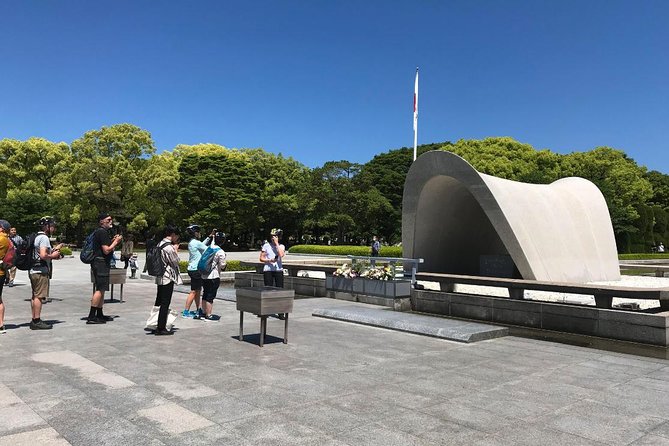 Hiroshima in a Nutshell: Morning Bike Adventure - The guides shape the experience