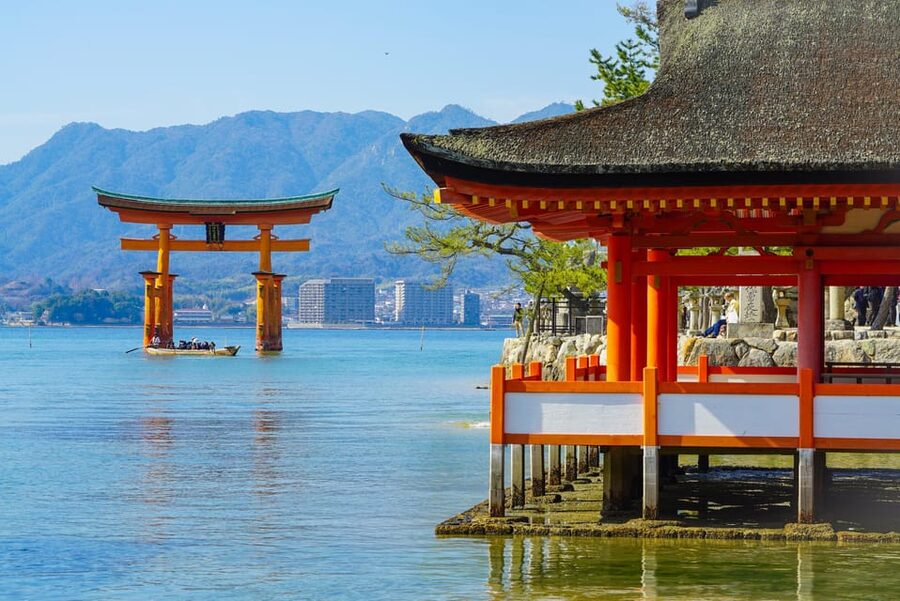 Hiroshima: Miyajima Half-day Historical Walking Tour - Why Miyajima works best with a guide
