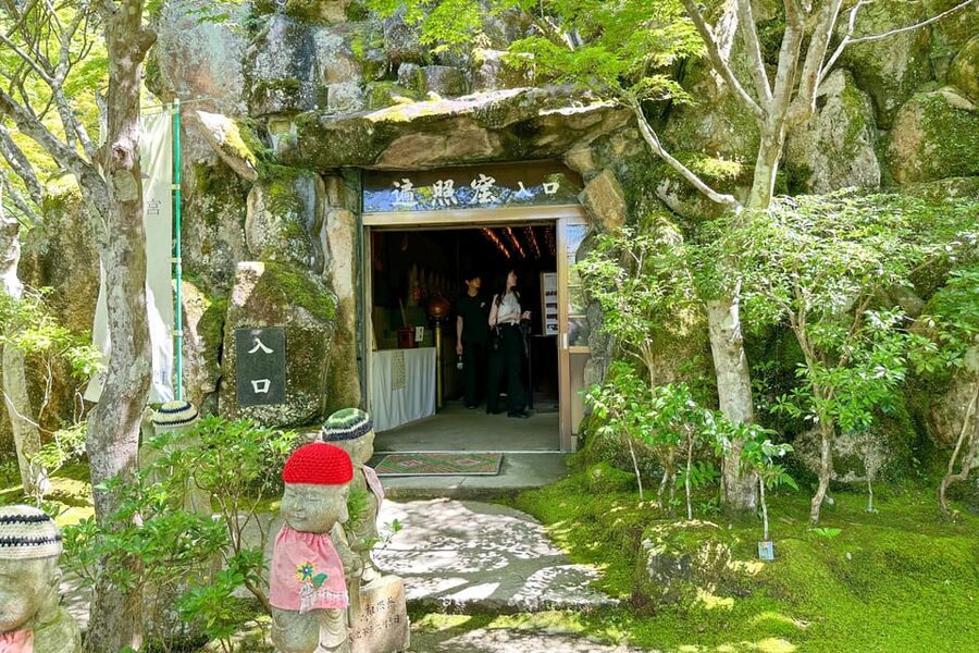 Hiroshima: Miyajima Half-day Historical Walking Tour - Tea, coffee, and the return through the shopping street