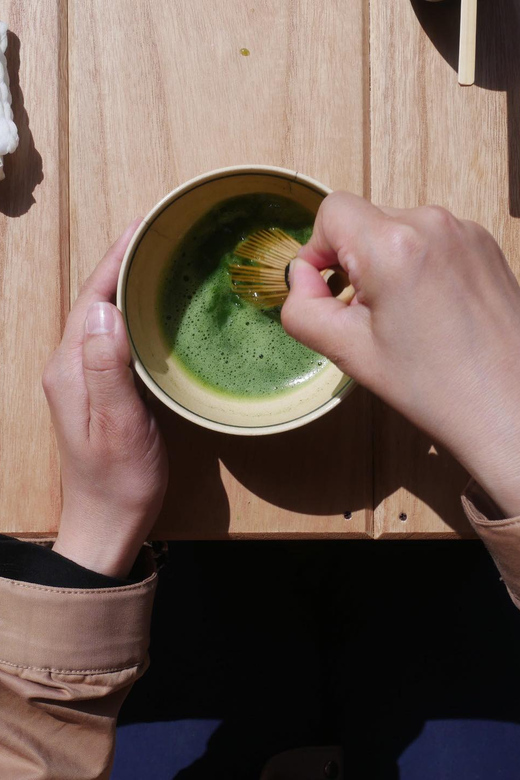Hiroshima: Morning Hiking Tour with Open-air Tea Ceremony - Hiroshima Toshogu Shrine and its wooden details