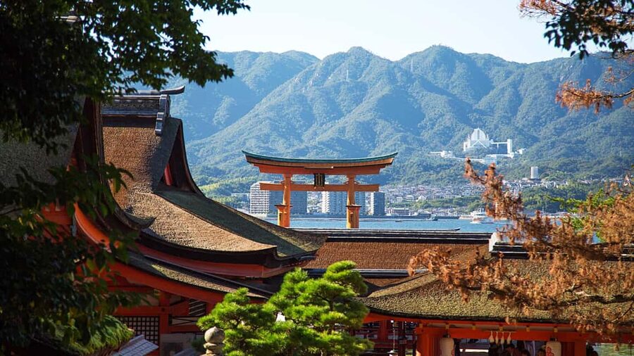 Hiroshima to Miyajima: Private Custom Tour with Ferry Ride - Starting at Hiroshima Orizuru Tower