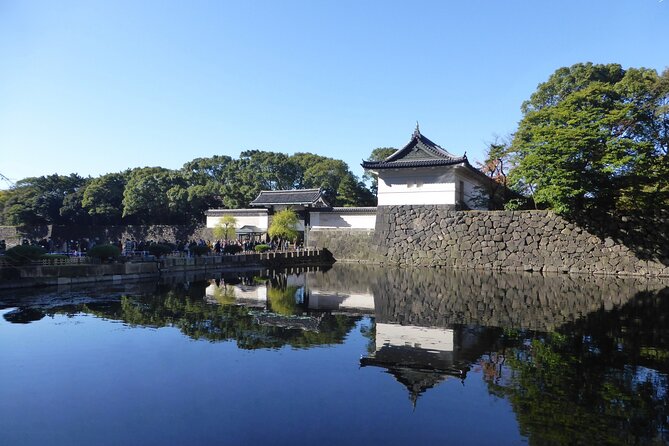 Imperial Palace East Garden and Edo Castle Walking Tour in Tokyo - What this Tokyo walking tour actually covers