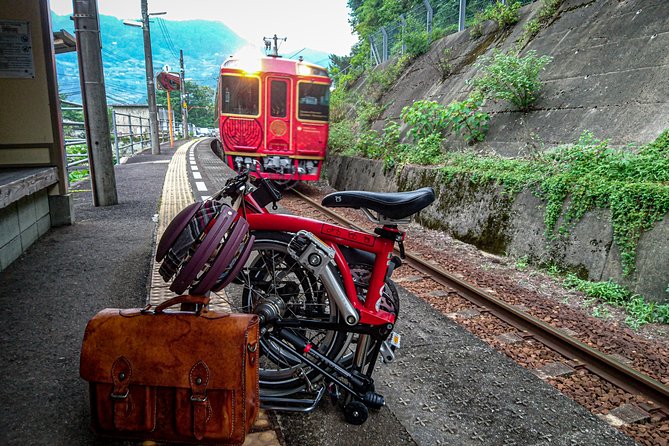 Iya Valley BROMPTON Slow Cycling Tour - Biwa Waterfall and a short river stop