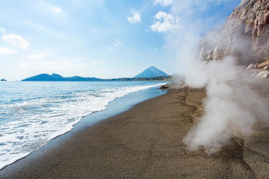 Kagoshima: Ibusuki City and Mount Kaimon Dake Tour - What the guides add to the day