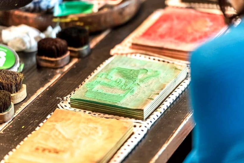 Kamigata Ukiyoe Museum:Ukiyo-e Woodblock Printing Experience - Inside the fourth-floor tatami room