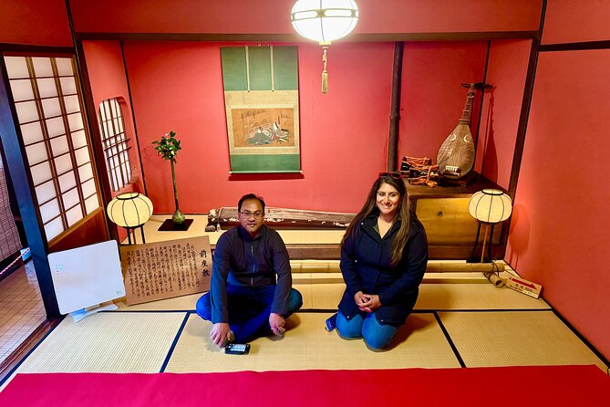 Kanazawa Full Day Private Tour to Top Highlights with Local Guide - Omicho Market and a flexible lunch