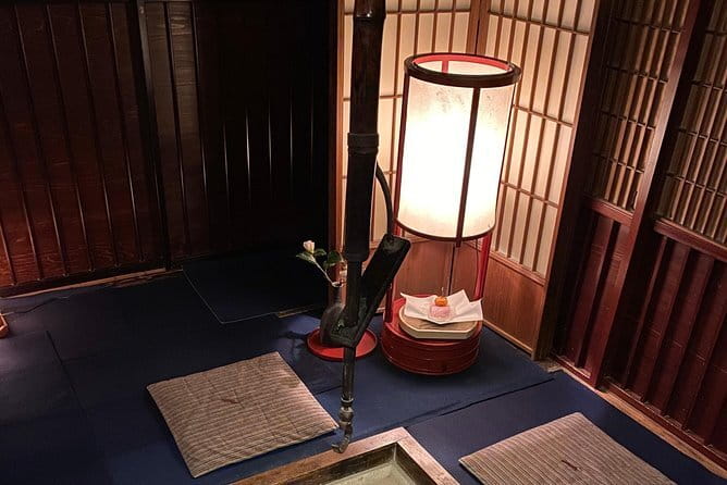 Kanazawa Half-day Tour: Curated: Gardens, Craft & Geisha District - Matcha in a samurai residence