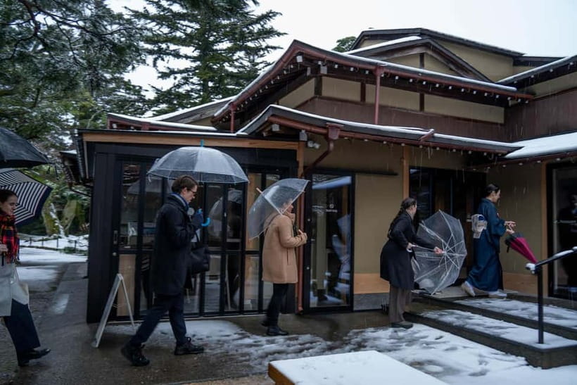 Kanazawa: Kenrokuen Tea Ceremony Experience - How to plan the garden with the ceremony