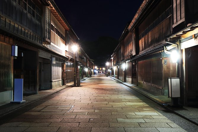Kanazawa private 1 day/Photoshoot by professional photographer - Higashi Chaya District, Kanazawa’s most photogenic old quarter