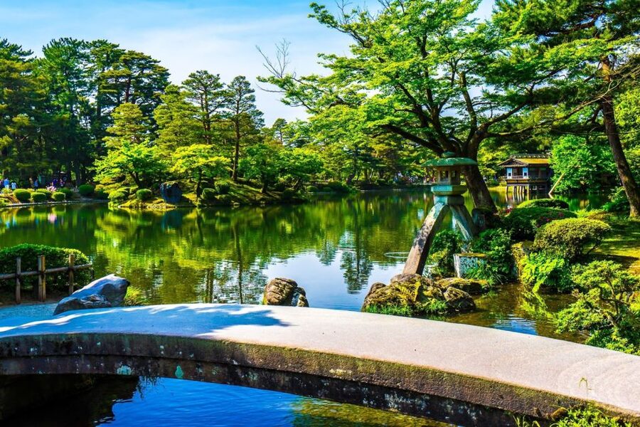 Kanazawa: Private Tour with Local Guide - Higashi Chaya and Kanazawa’s teahouse culture
